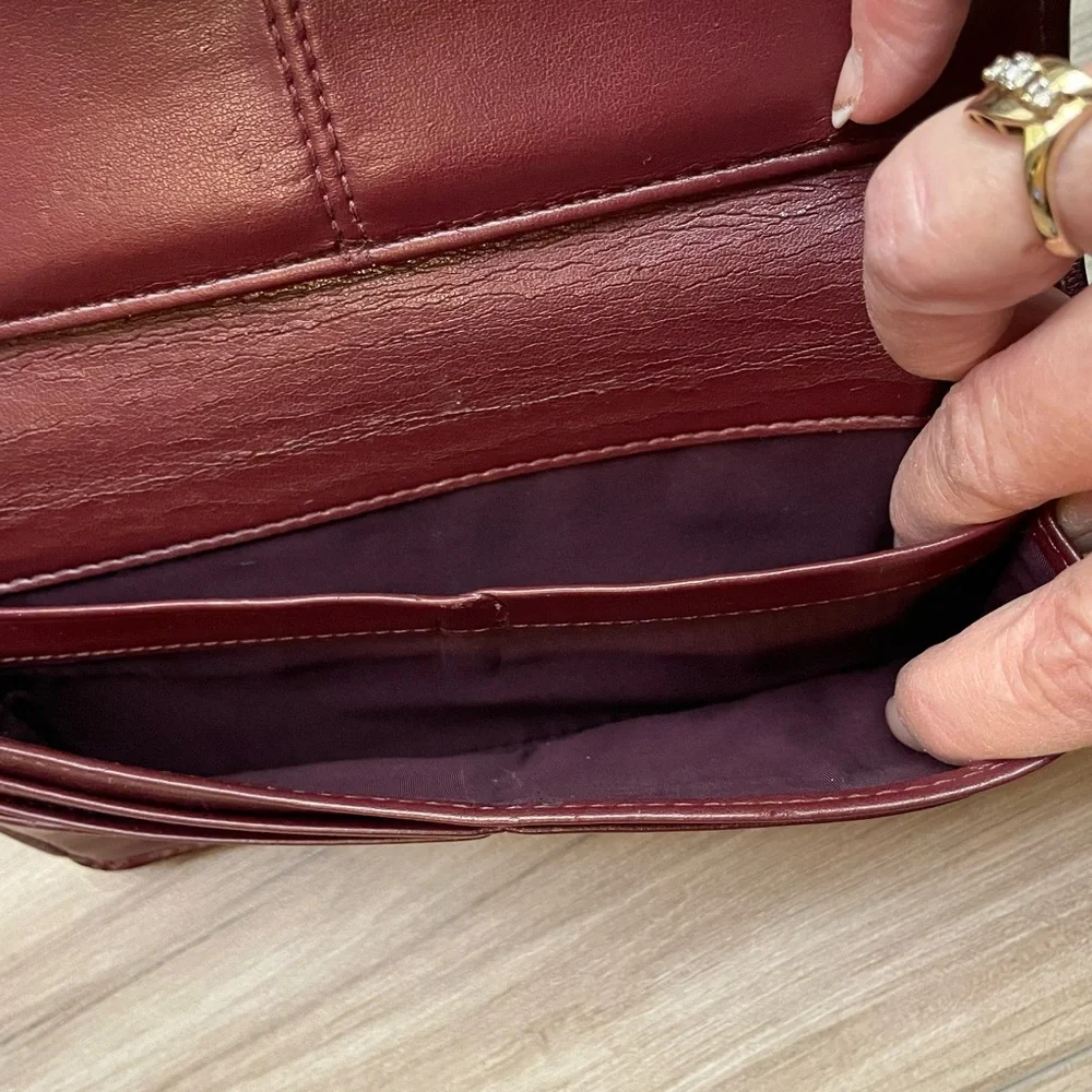 Coach Limited Edition Ashley Patent Wallet - Picture 6 of 14